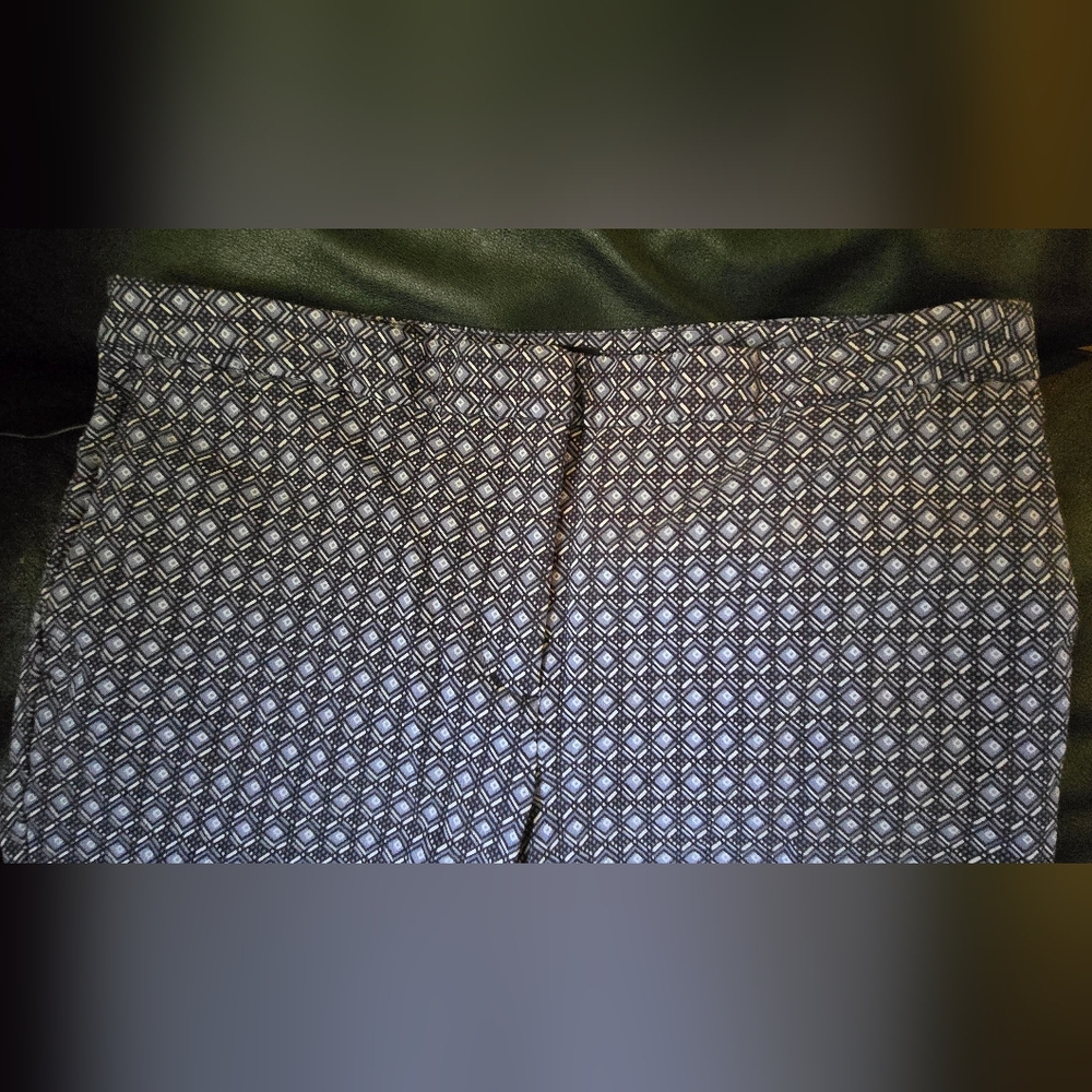 Mario Serrani Designer Women's Geometric Patterned Shorts Blue&White EUsz12 - Picture 3 of 10